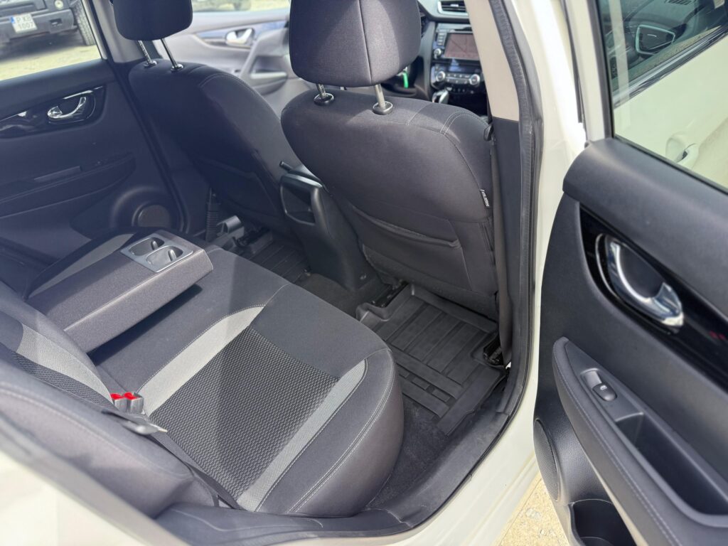 Nissan Qashqai AT N-Connecta, 1332 CC, 156 CP, SJNFFAJ11U2857449 - foto 23