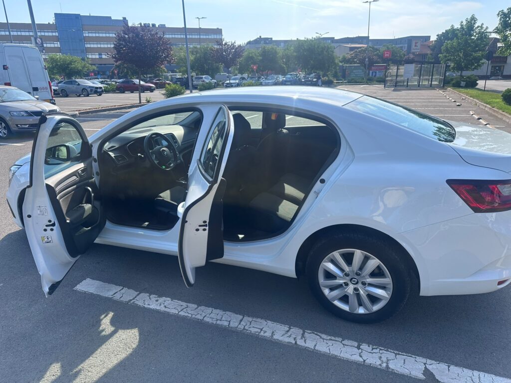Renault Megane Authentique, 1.3 TCE, 140 CP, VF1RFB00770172181 - foto 9