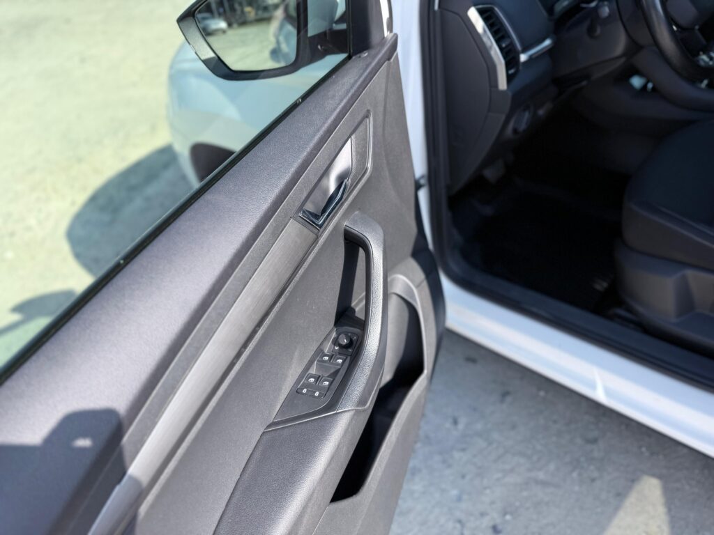 Skoda Karoq Ambition, 1.5 TSI, 150 CP, TMBJR7NU5N5041121 - foto 13