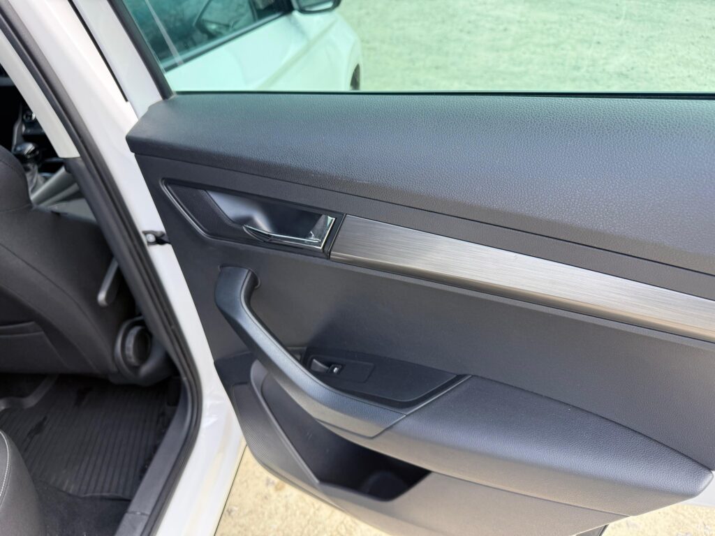 Skoda Karoq Ambition, 1.5 TSI, 150 CP, TMBJR7NU8N5035684 - foto 12