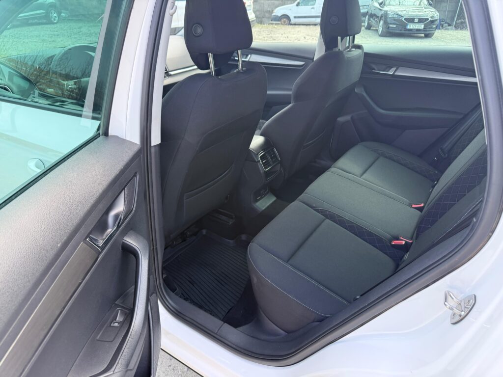 Skoda Karoq Ambition, 1.5 TSI, 150 CP, TMBJR7NU8N5035684 - foto 15