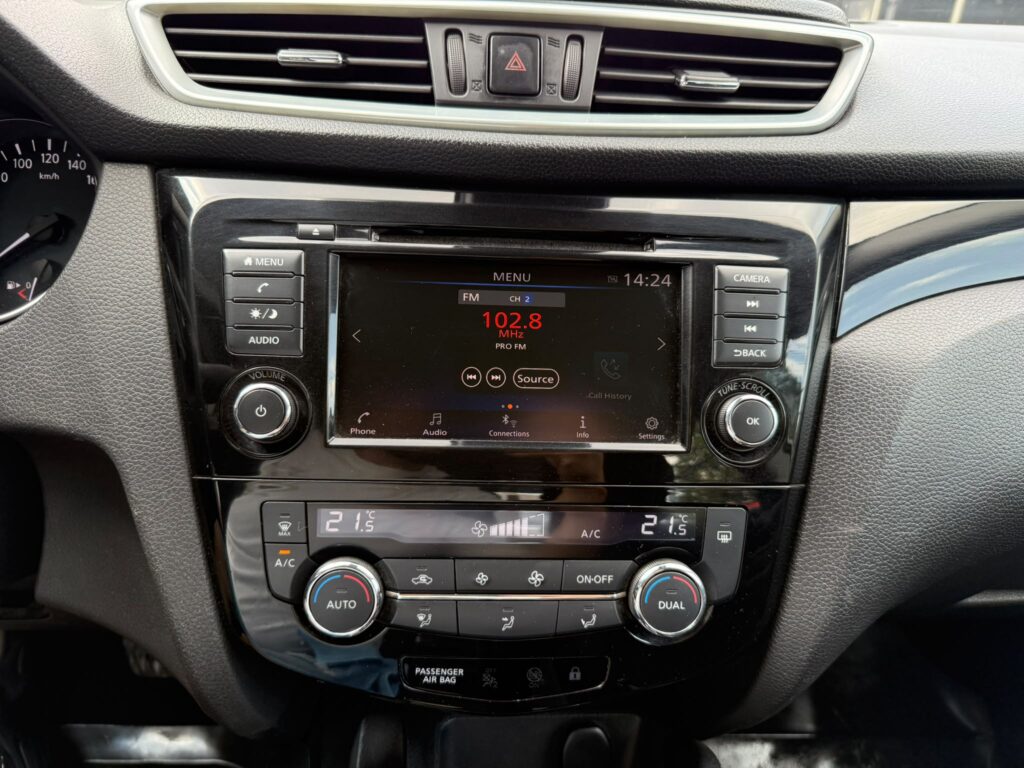 Nissan Qashqai AT Accenta +, 1.3 TCE, 158 CP, SJNFFAJ11U2951742 - foto 8