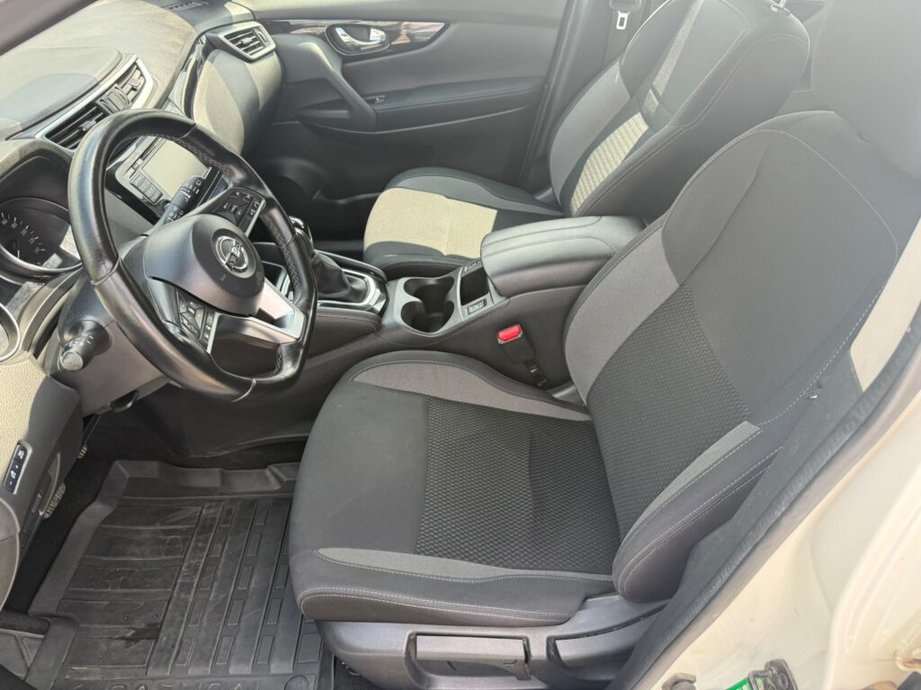 Nissan Qashqai AT Accenta +, 1.3 TCE, 158 CP, SJNFFAJ11U2951742 - foto 19