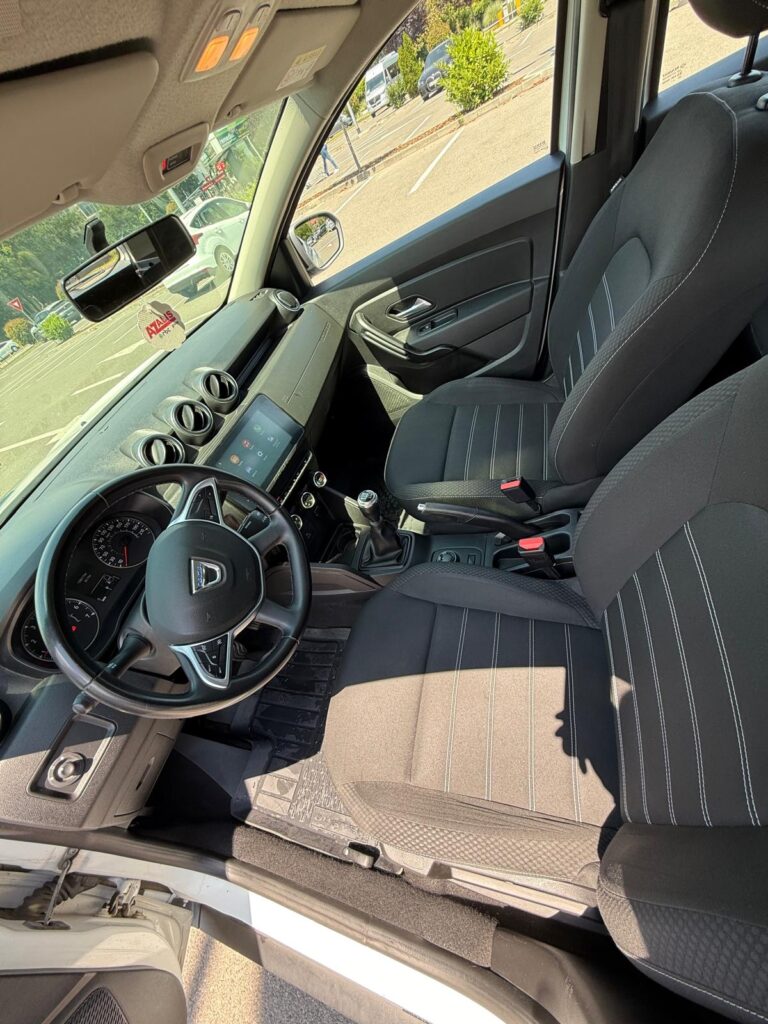 Dacia Duster 4×4 Comfort, 1.5 DCI, 116 CP, VF1HJD40768462792 - foto 10