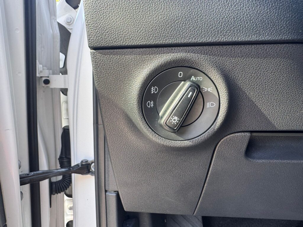 Skoda Karoq Ambition, 1.5 TSI, 150 CP, TMBJR7NU3N5024690 - foto 12
