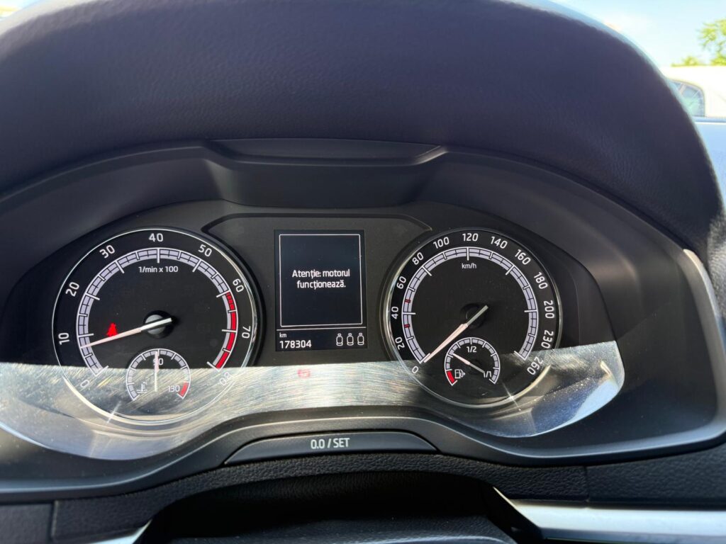 Skoda Karoq Ambition, 1.5 TSI, 150 CP, TMBJR7NU4N5040929 - foto 15