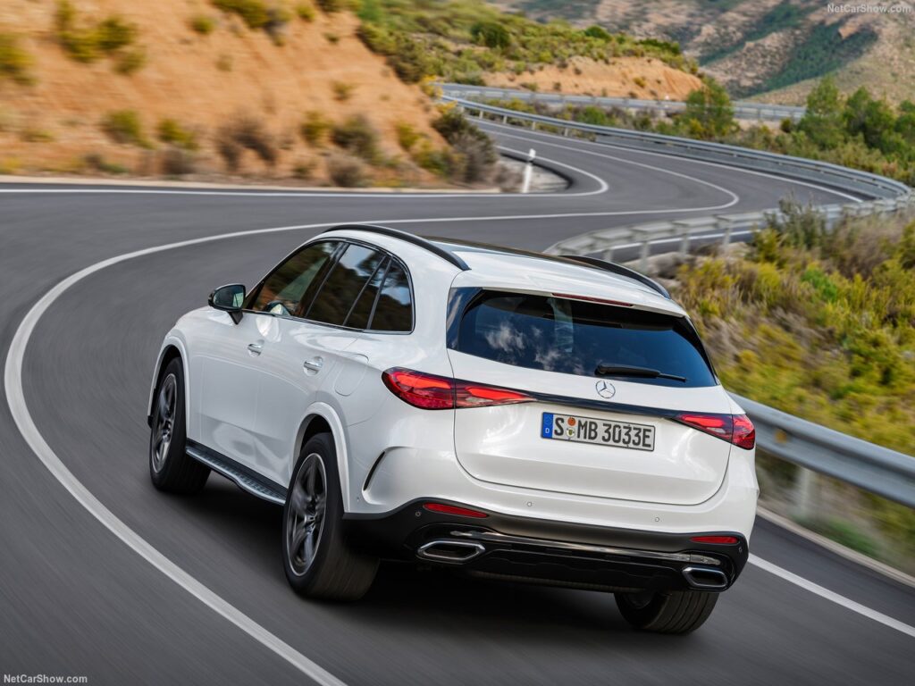 Leasing operațional Mercedes-Benz GLC 300e 4MATIC pentru firme cu AgileFleet